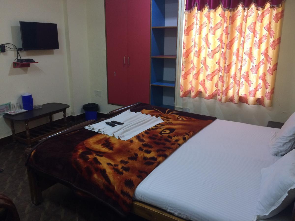 Hotel Green Land บังกาลอร์ ภายนอก รูปภาพ